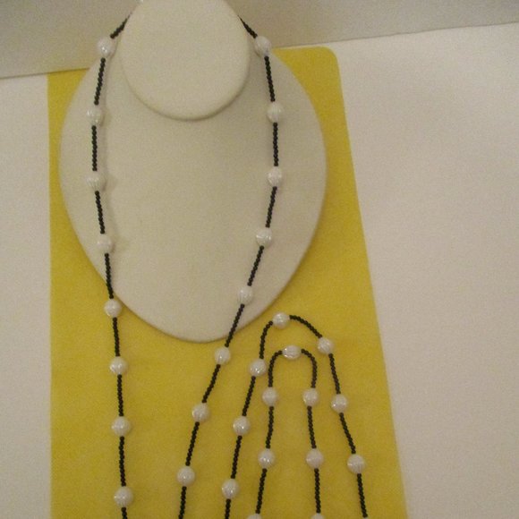 67" IRIDESCENT White LUCITE Black Glass Seed Bead Flapper Necklace Opera Length - Picture 4 of 9